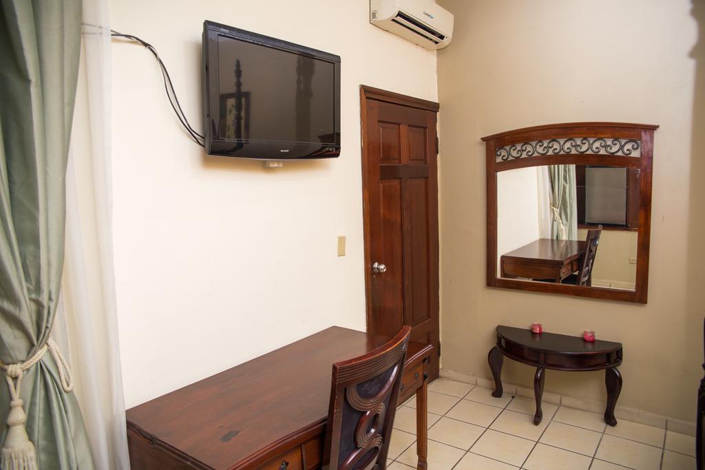 Hotel Casa Maria San Pedro Sula Esterno foto